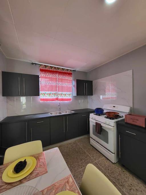 Welcome To Our Cozy Apartment! Виллемстад Экстерьер фото